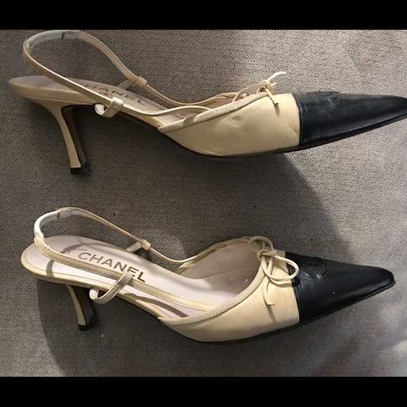Authentic CHANEL Iconic Cap Toe Slingbacks Heels - Picture 2 of 5